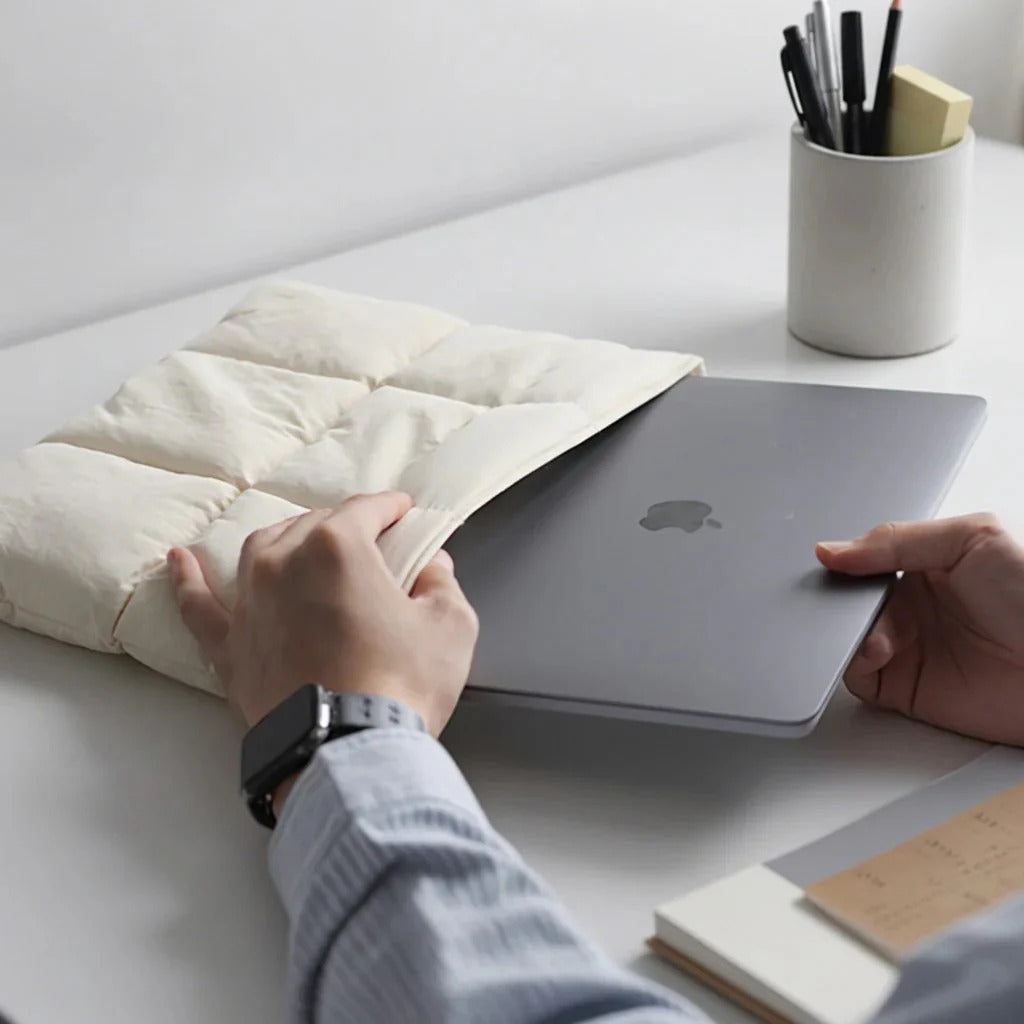 Lunviah® Mıknatıslı Laptop Kılıfı